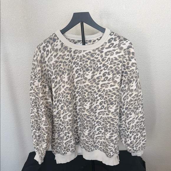 aerie Tops - Women’s Aerie Tres Chic Leopard Print Sweatshirt